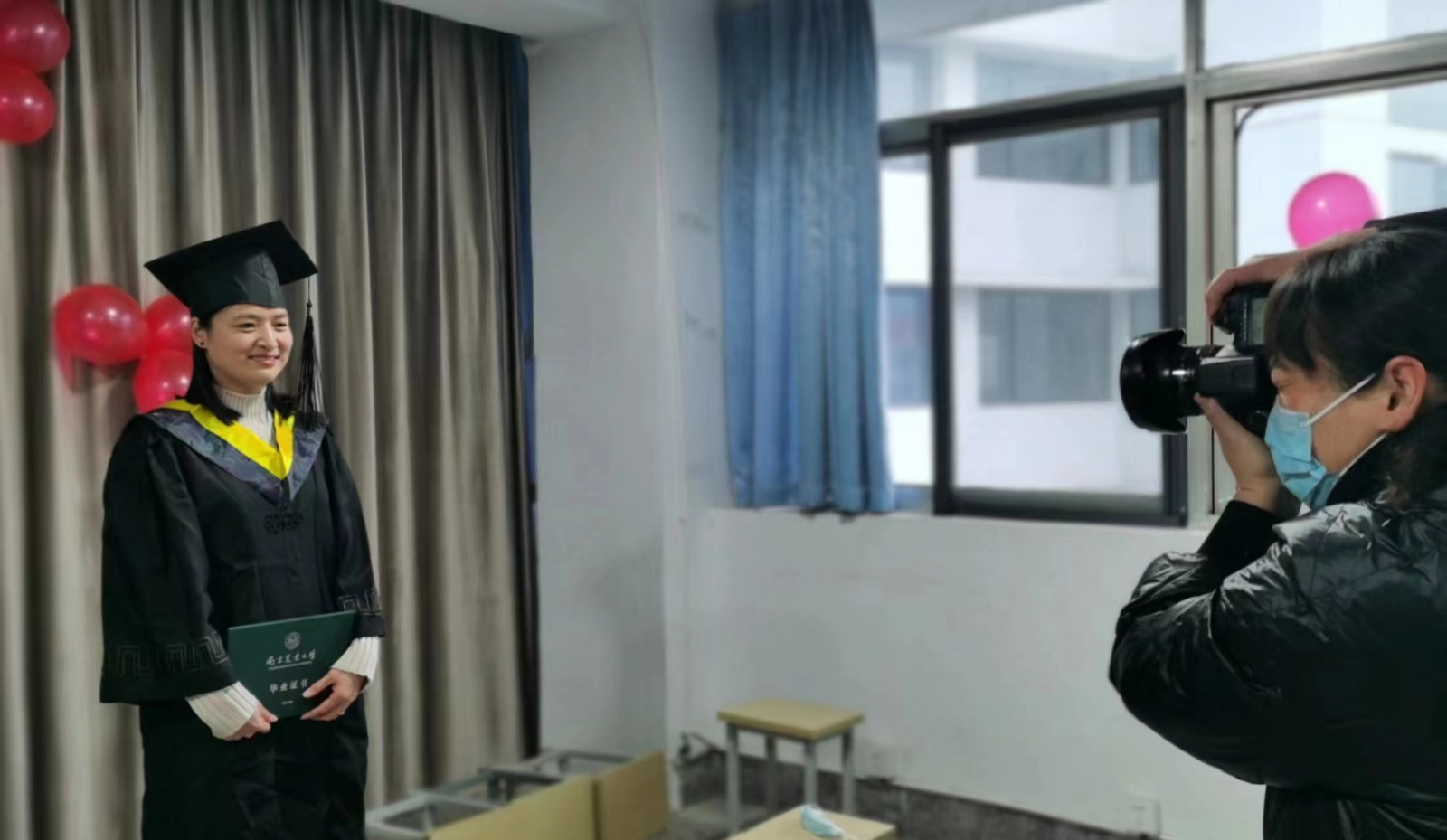 毕业生拍摄单人照片.jpg